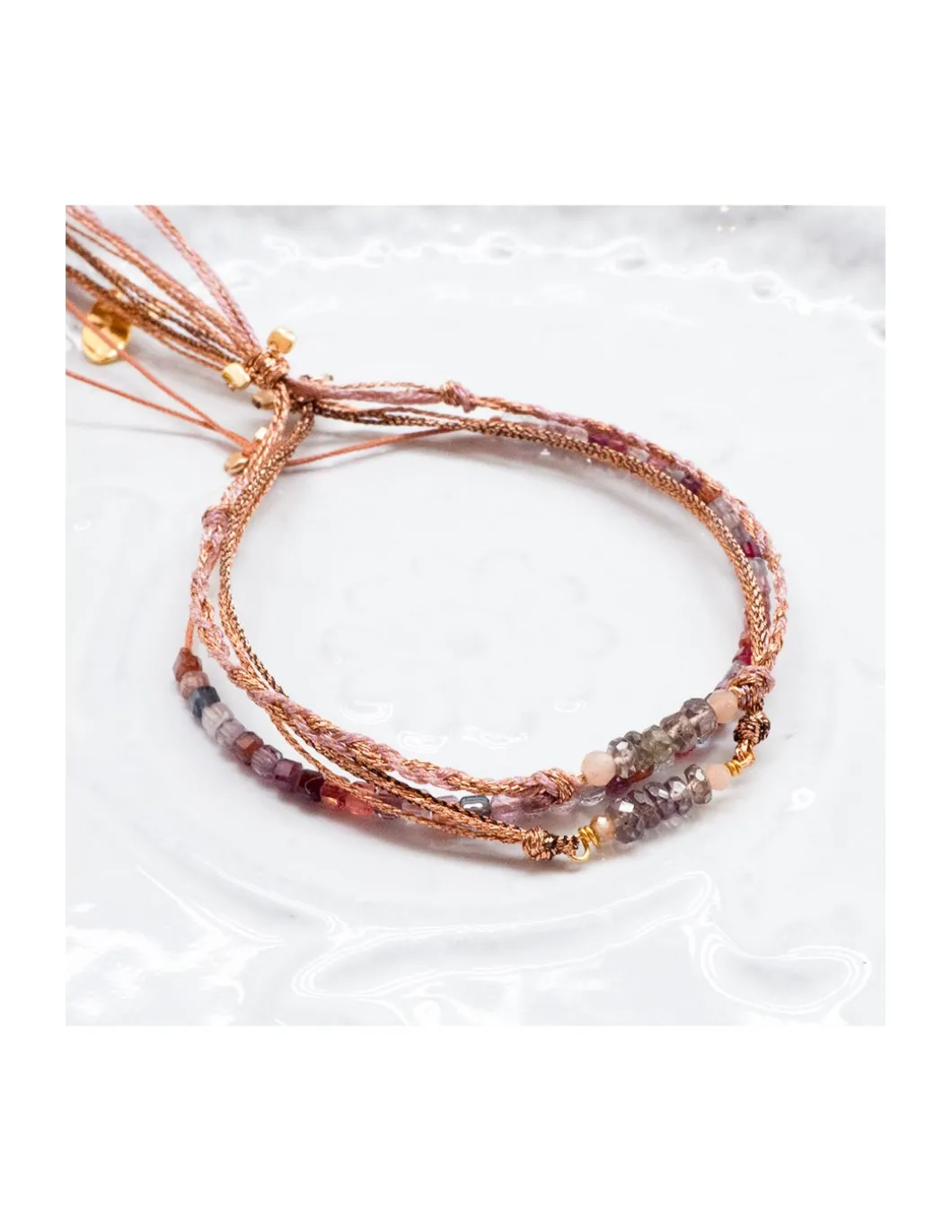 BIANCA - BRACELET PEACH MOONSTONES ET COLOR CHANGE GARNETS