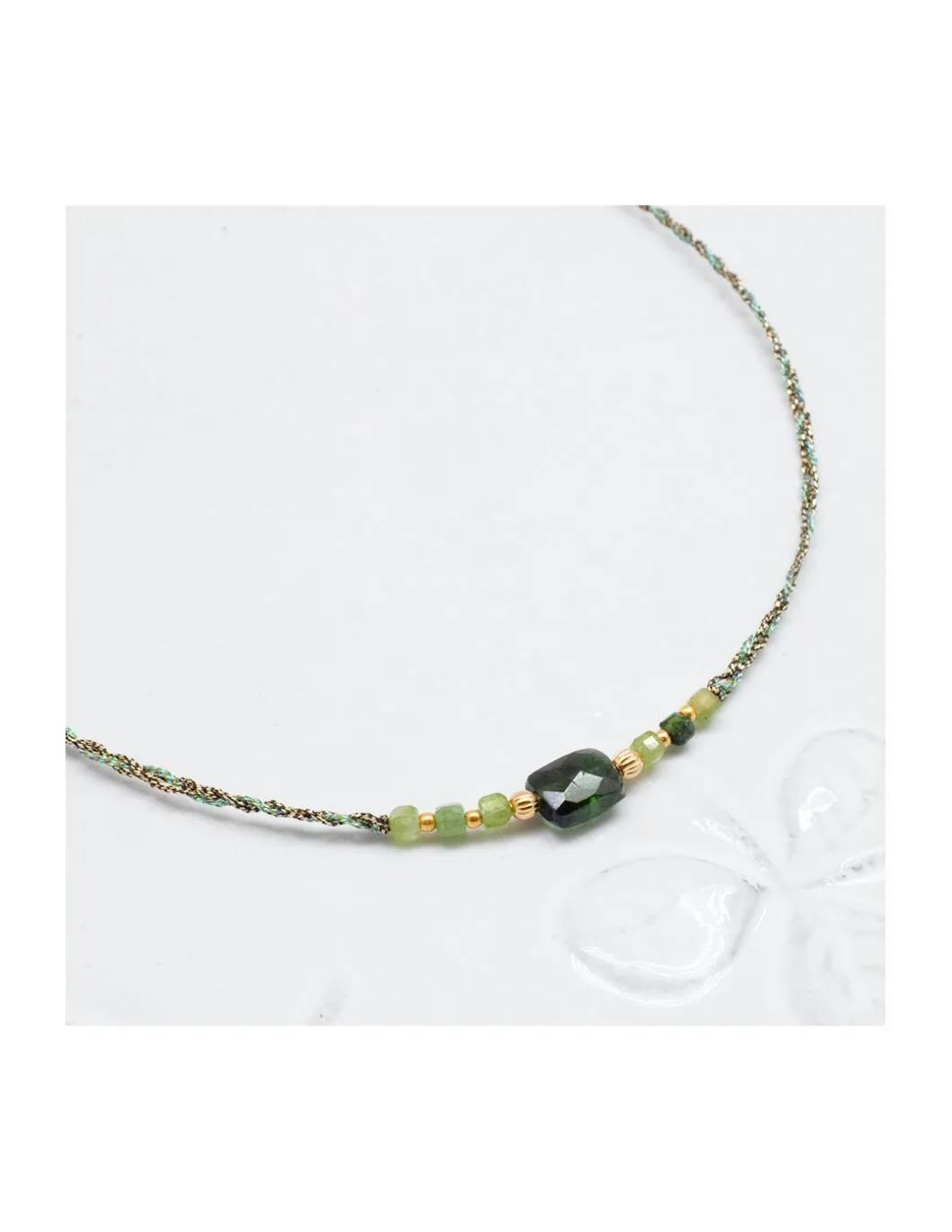 BIANCA - COLLIER TOURMALINE CARRÉE ET TOURMALINES VERTES SUR FIL LUREX