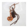BIJOU DE SAC - BRETZEL ET TABLETTE DE CHOCOLAT - MARRON