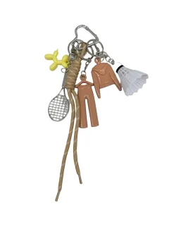 BIJOU DE SAC - TENUE DE SPORT, RAQUETTE, VOLANT ET CHIEN - CARAMBAR
