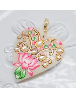 CHARM - LOTUS NACRE ÉMAILLÉE