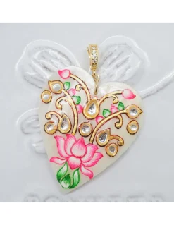 CHARM - LOTUS NACRE ÉMAILLÉE
