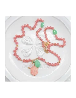 GIGI - COLLIER COURT RHODOCHROSITES RONDELLES ET CHRYSOPRASES PEAR AVEC CHARMS