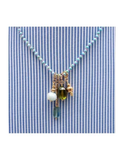 GIGI - COLLIER COURT TURQUOISES WHITISH ET CHARMS TONS BLEUS