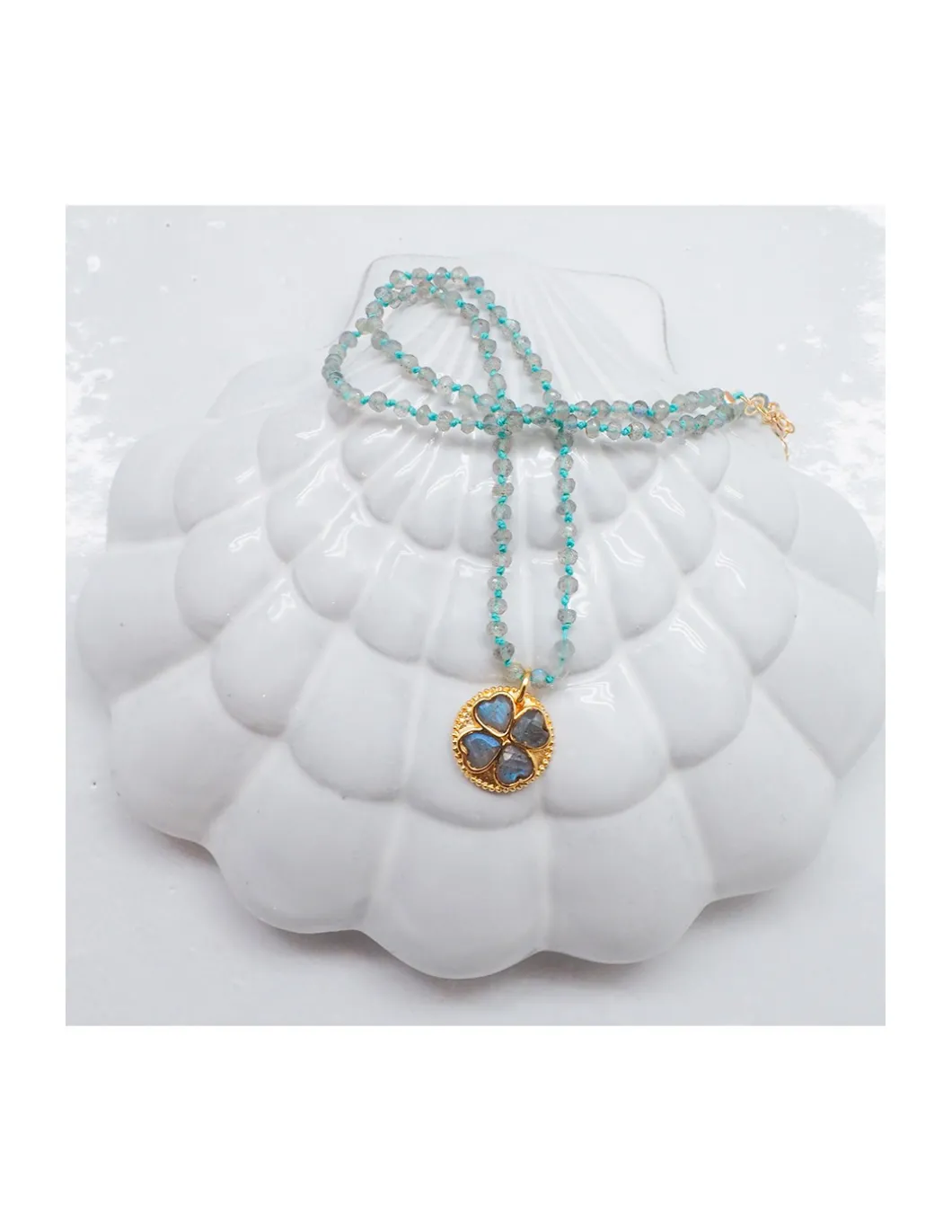 GIGI - COLLIER LABRADORITES & MÉDAILLE CAMILLE SUR CORDON (COULEUR AU CHOIX)