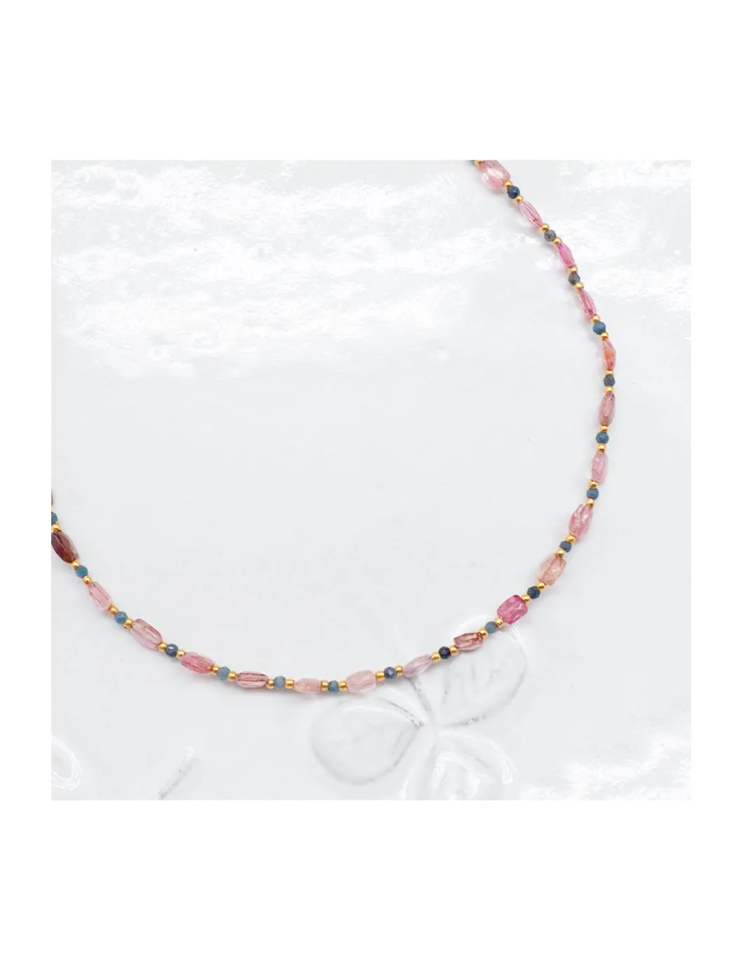 HOLLY TOURMALINES - COLLIER TOURMALINES CARRÉES ET SAPHIRS BLEUS ROUGES