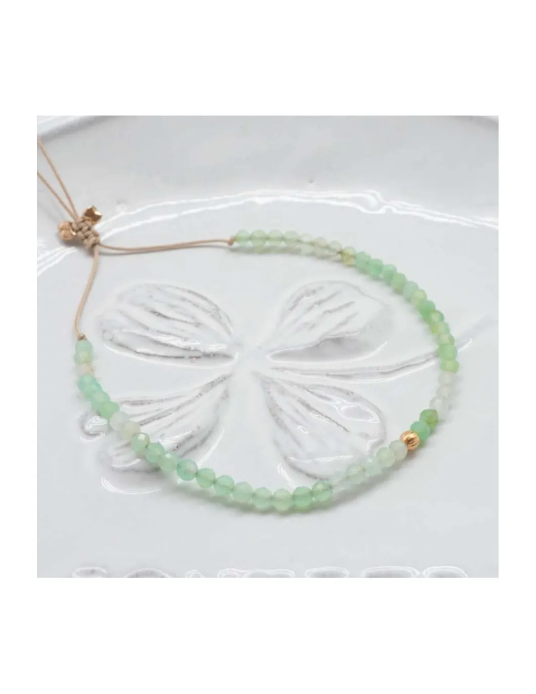 LA MESA DRIVE - BRACELET CHRYSOPRASES ET PERLE DORÉE AU CENTRE