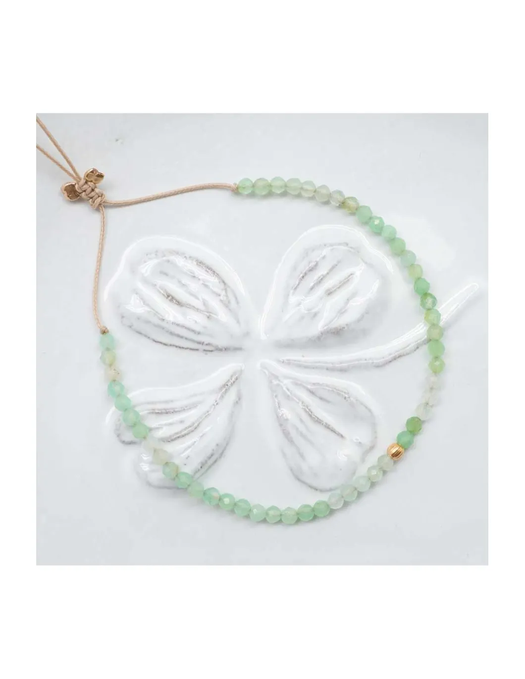 LA MESA DRIVE - BRACELET CHRYSOPRASES ET PERLE DORÉE AU CENTRE