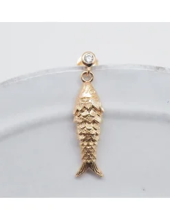 SCANDALE - BOUCLE D'OREILLE PUCE ET CHARM PETIT POISSON ARTICULÉ